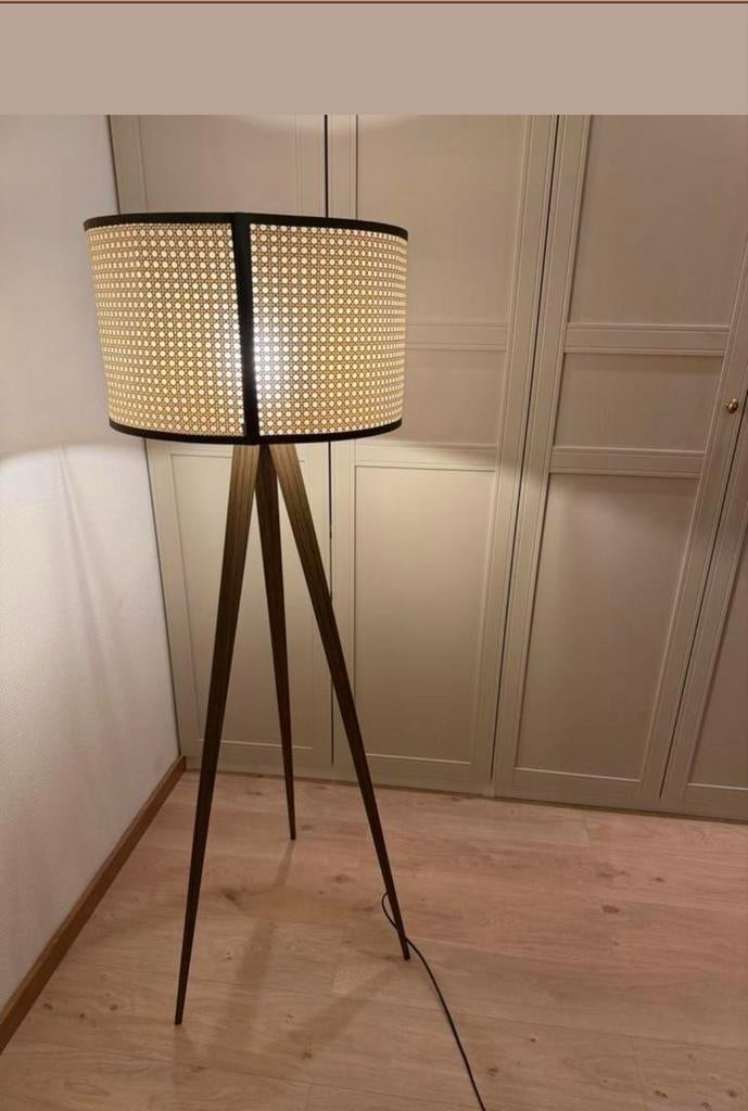 Zuiver vloerlamp, Ophalen
