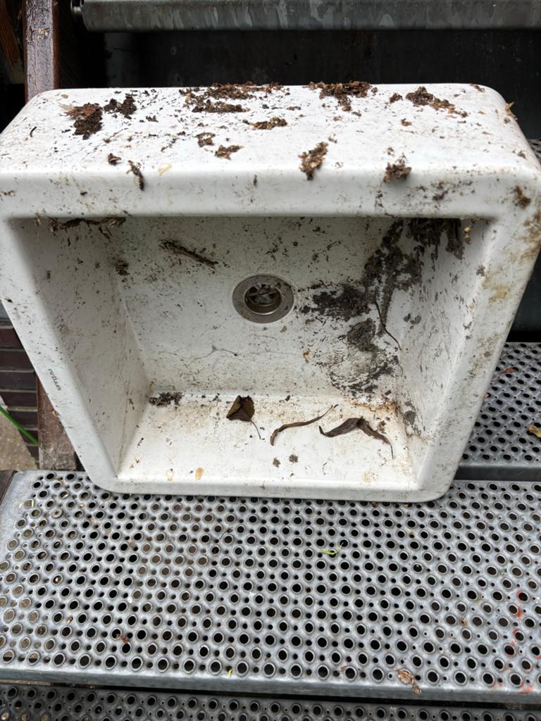 Kleine witte wasbak voor buiten of garage, Ophalen of Verzenden, Zo goed als nieuw