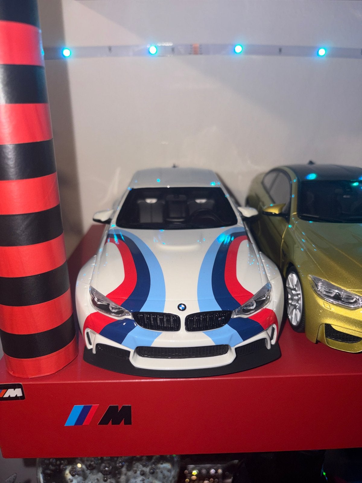 BMW M4 Liberty Walk GT Spirit M-stripes schaalmodel, Ophalen of Verzenden, Zo goed als nieuw, Auto, Overige merken