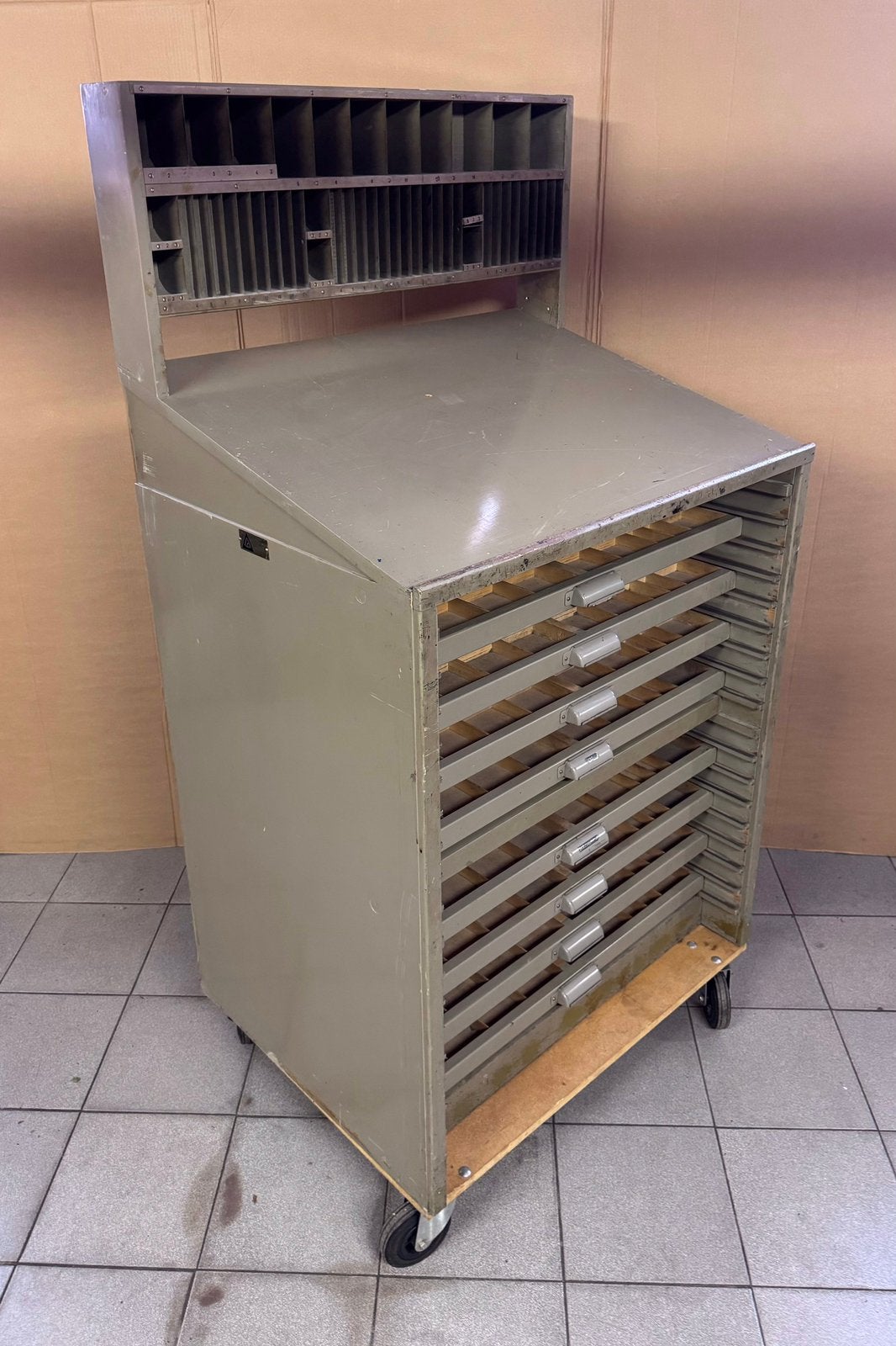 letterkast / zetbok / drukkerij kast, Ophalen
