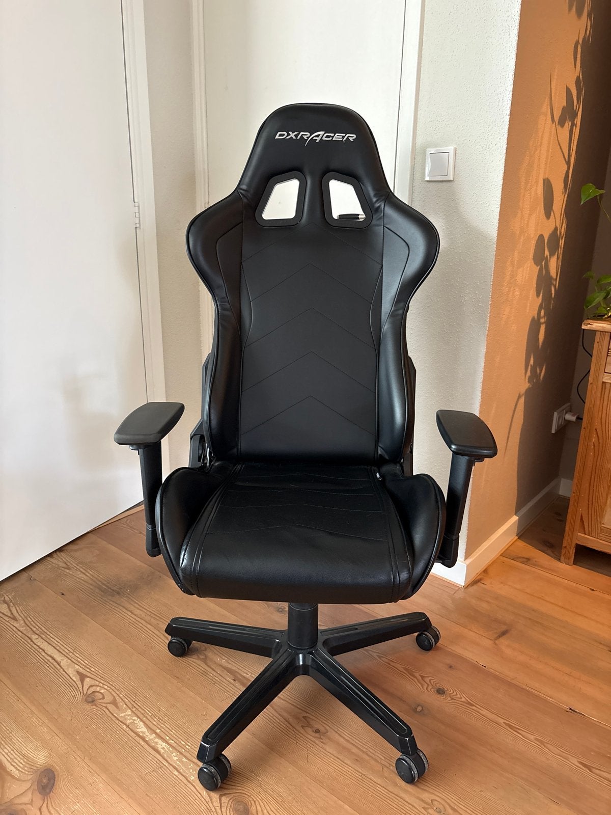 DXRacer Gaming Stoel - Zeer Goede Staat, Huis en Inrichting, Bureaustoelen, Ophalen, Zo goed als nieuw, Zwart
