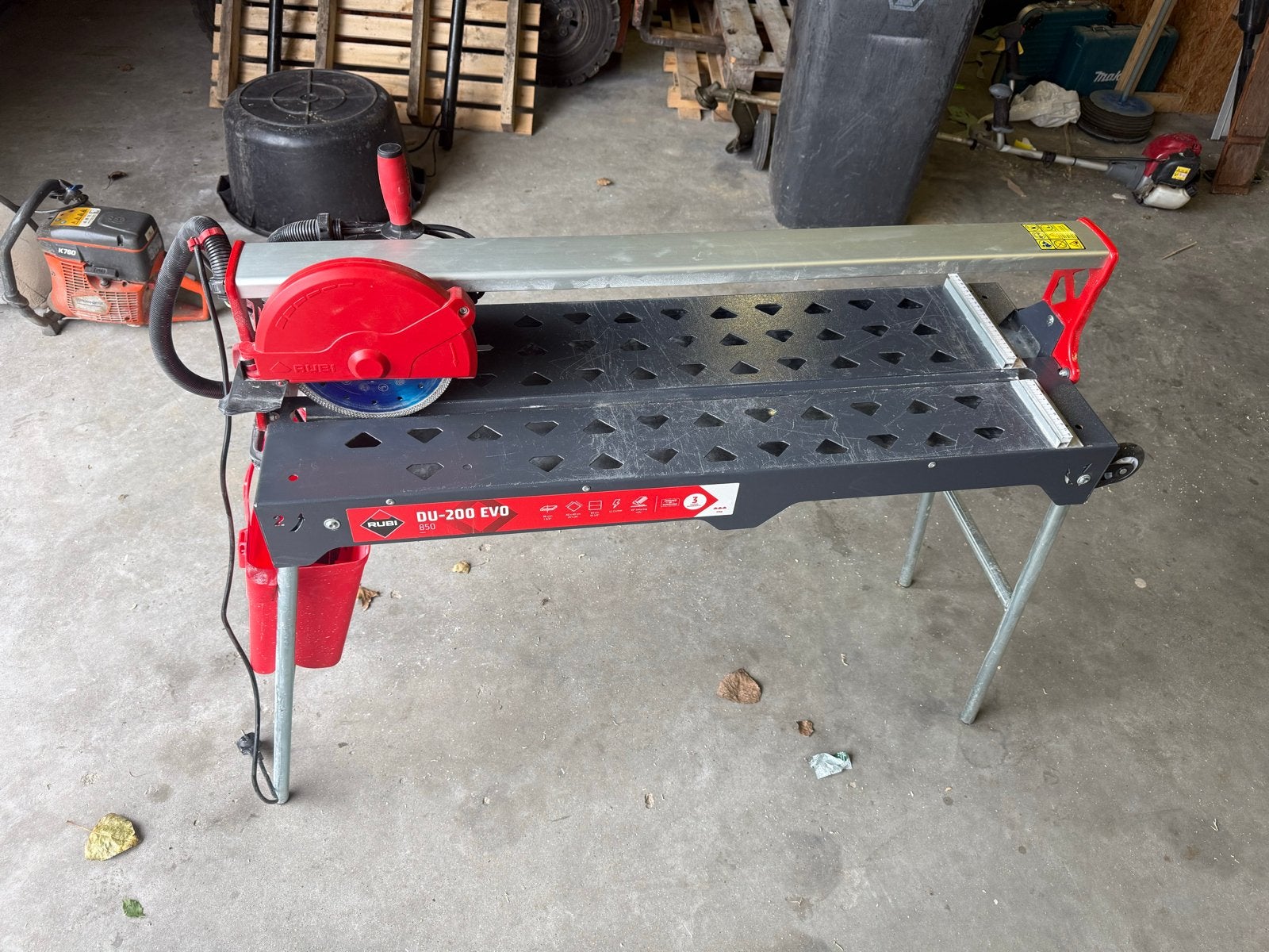 Rubi DU-200 EVO 850 Tegelzaagmachine + Extra zaagbladen, Ophalen, Gebruikt, Overige typen, 600 tot 1200 watt