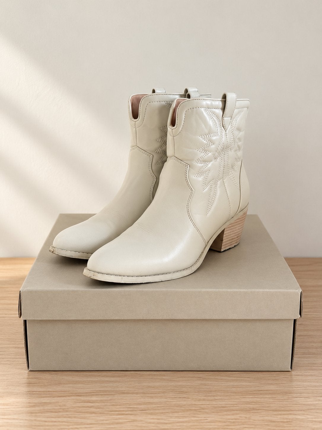 Even&Odd cowboylaarzen off-white maat 41, Kleding | Dames, Ophalen of Verzenden, Zo goed als nieuw, Wit, Lage of Enkellaarzen