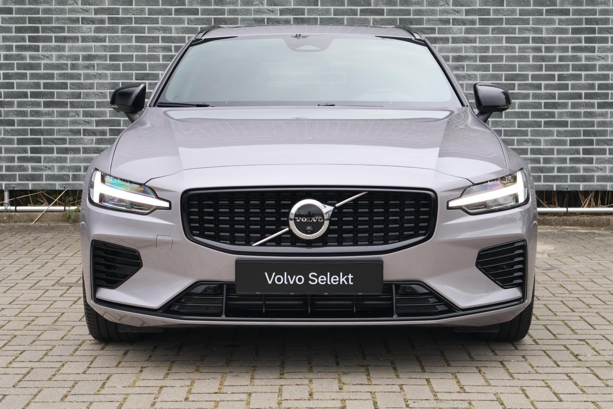Volvo V60 2.0 T8 Plug-in Hybrid AWD Plus Dark | PHEV Long Ra, Auto's, Stof, Gebruikt, Euro 6, 4 cilinders