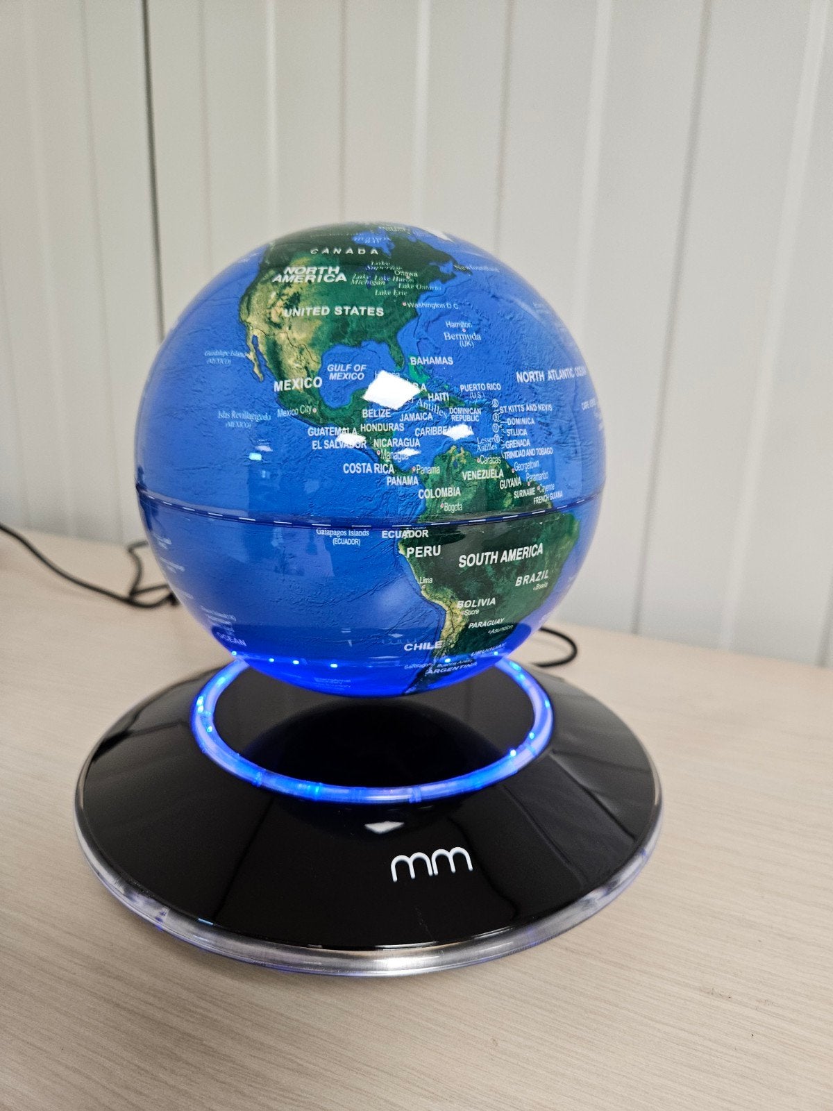 Zwevende Wereldbol met LED Verlichting, Blauw, Kunststof, Ophalen of Verzenden, Zo goed als nieuw