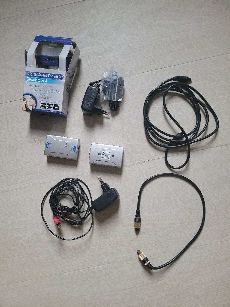 Toslink to RCA digital audio converter, Ophalen of Verzenden, Gebruikt