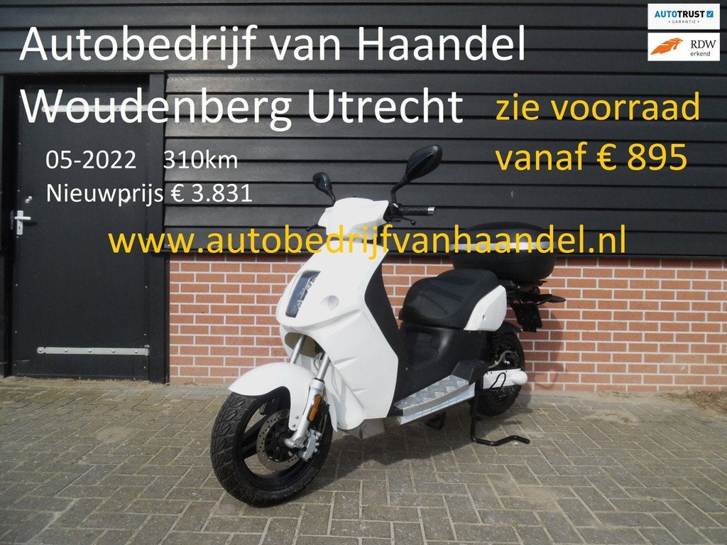 Greenmo E-max Verkocht Elektrische scooter 140-150 actieradi, Vmoto, Gebruikt, Service@vmoto.com, Bolstoen 12X
1046 AT  Amsterdam, NL