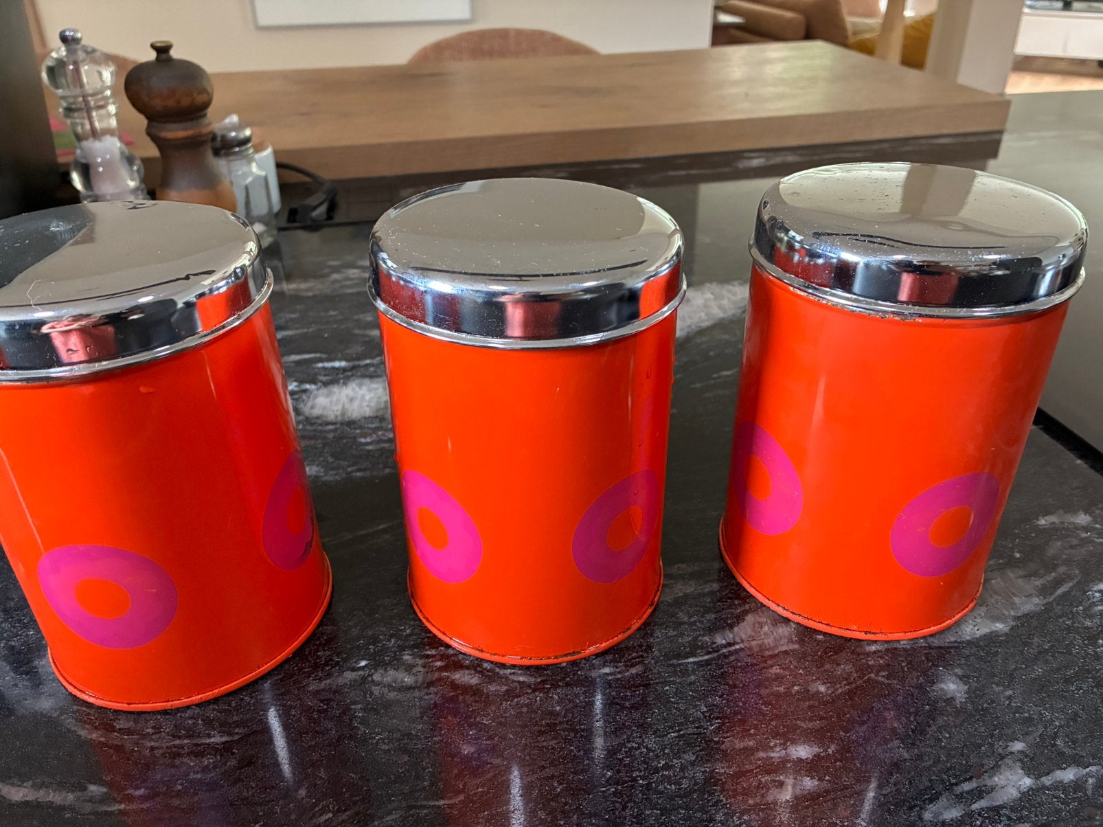 Set van 3 vintage oranje voorraadblikken met roze ringen, Antiek en Kunst, Ophalen