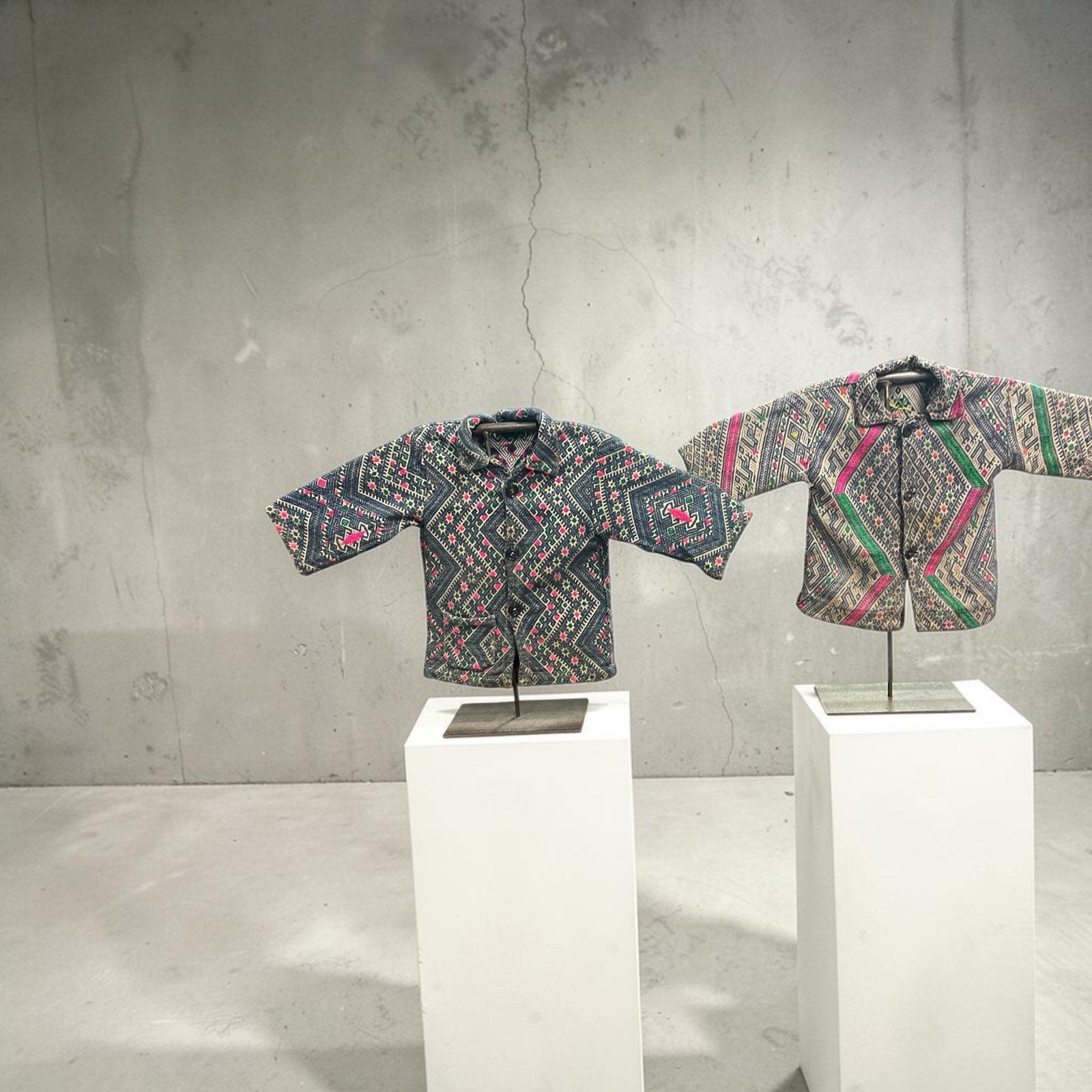 Miao Kinderkleding - Originele Klederdracht uit Zuid-China, Ophalen of Verzenden