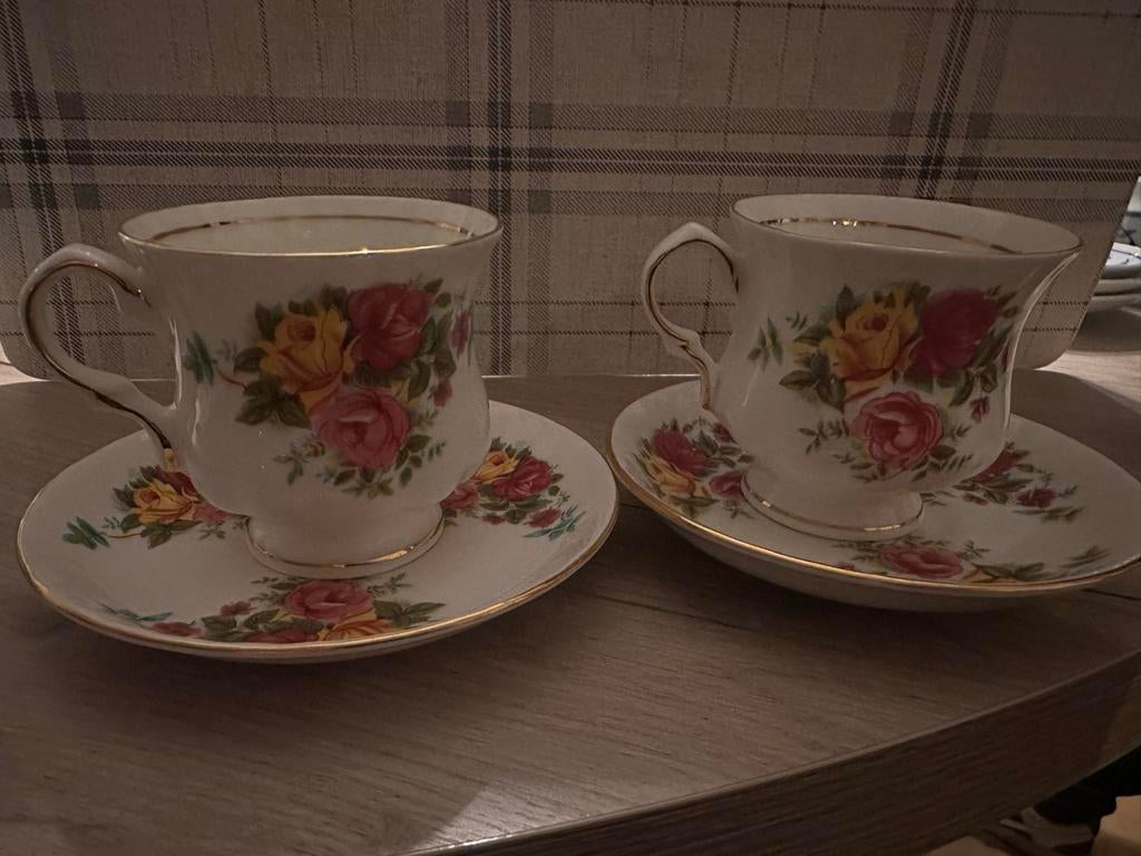 Balmoral Castle Bone China Kopjes en Schotels (2x), Ophalen of Verzenden