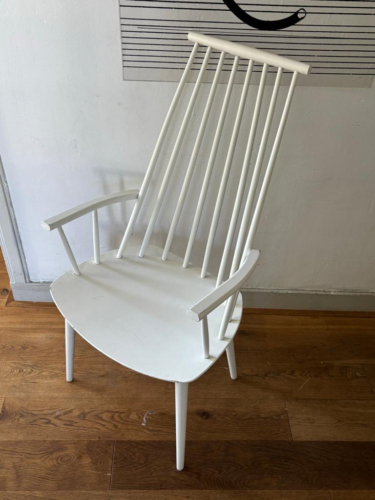 HAY J110 stoel - Witte Deense Spijlenstoel, Huis en Inrichting, Ophalen, Gebruikt, Wit, Eén