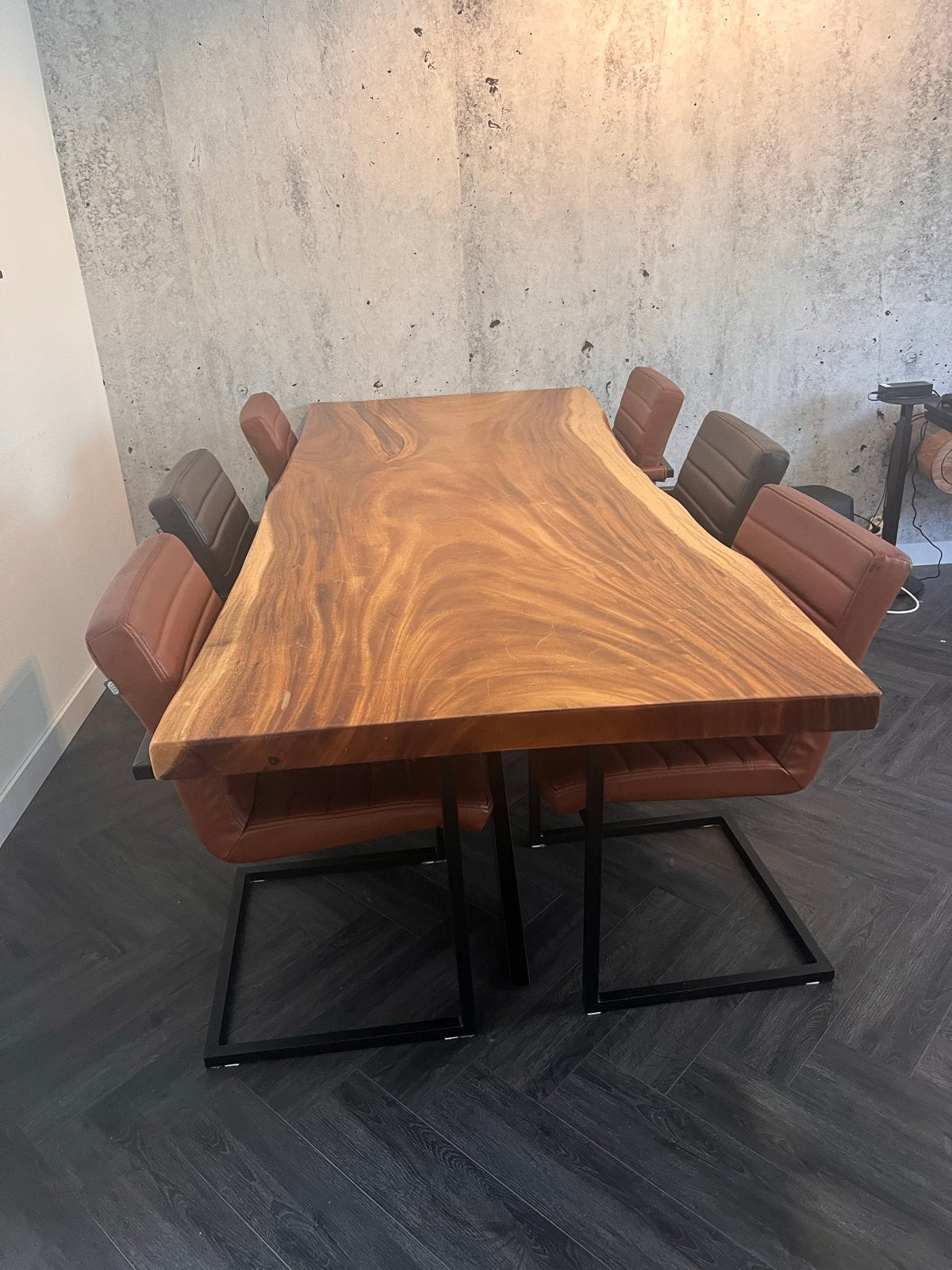 Massief houten boomstam eettafel met metalen onderstel, Ophalen, Gebruikt, 200 cm of meer, 50 tot 100 cm