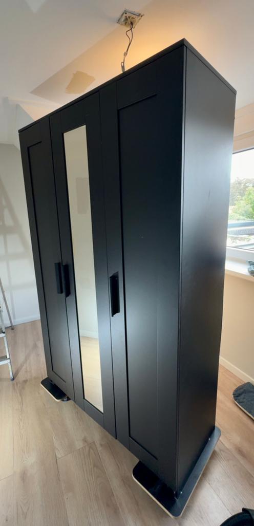 IKEA BRIMNES kledingkast met 3 deuren, zwart, 117x50x190 cm, Ophalen, Met deur(en), 100 tot 150 cm, Zo goed als nieuw