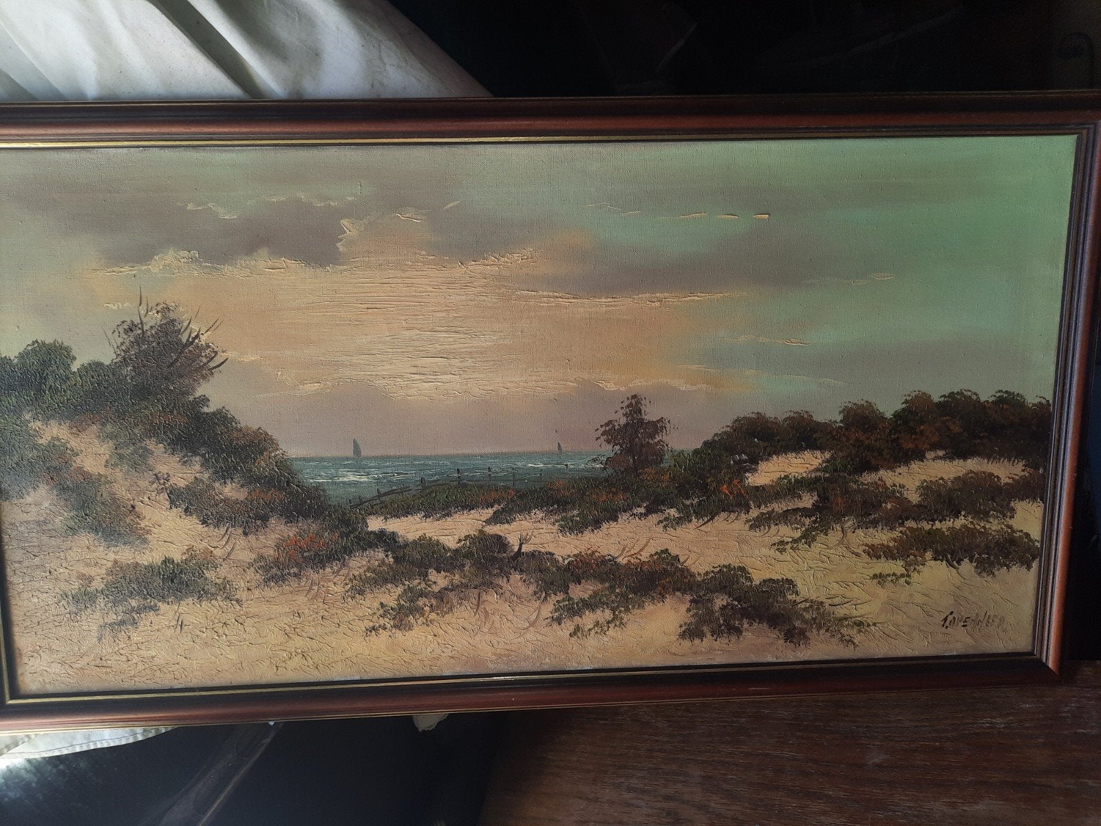 Schilderij duinlandschap met zee en boten, gesigneerd, Antiek en Kunst, Ophalen