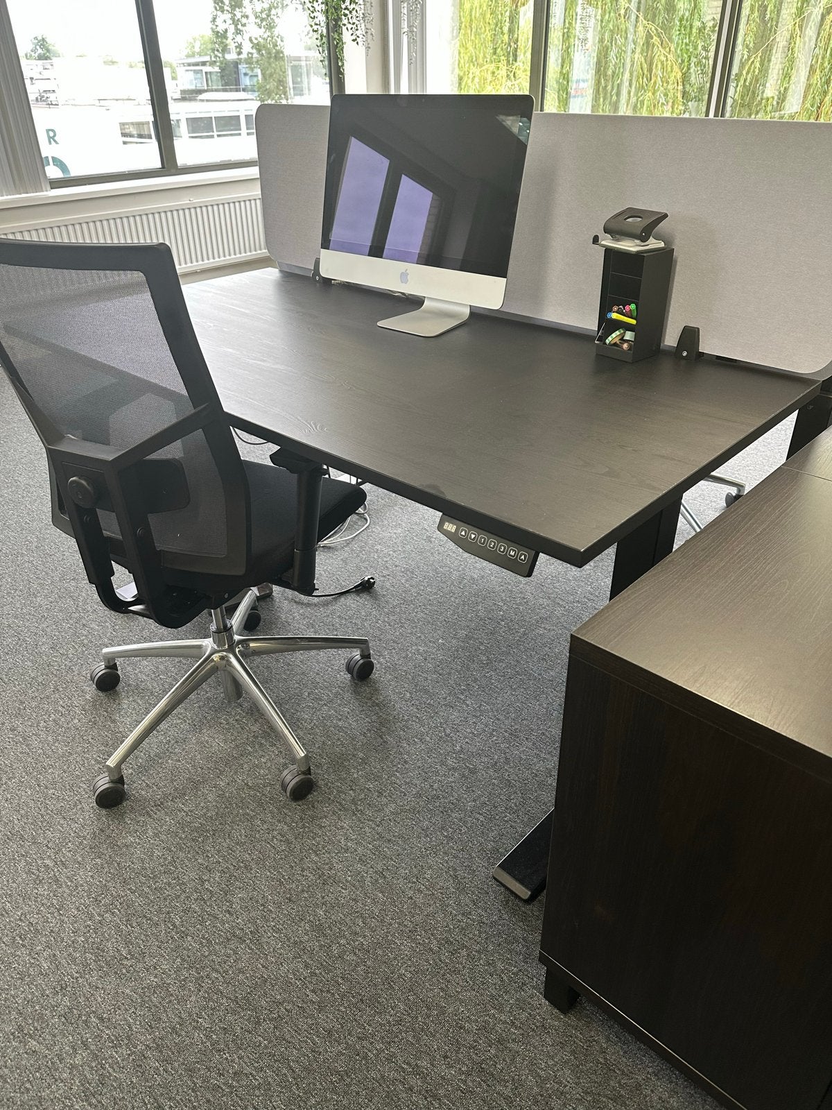 Elektrisch Zit-Sta Bureau 160x60 cm - Zo Goed Als Nieuw, Ophalen, Elektrisch, Zo goed als nieuw, Zit-sta bureau