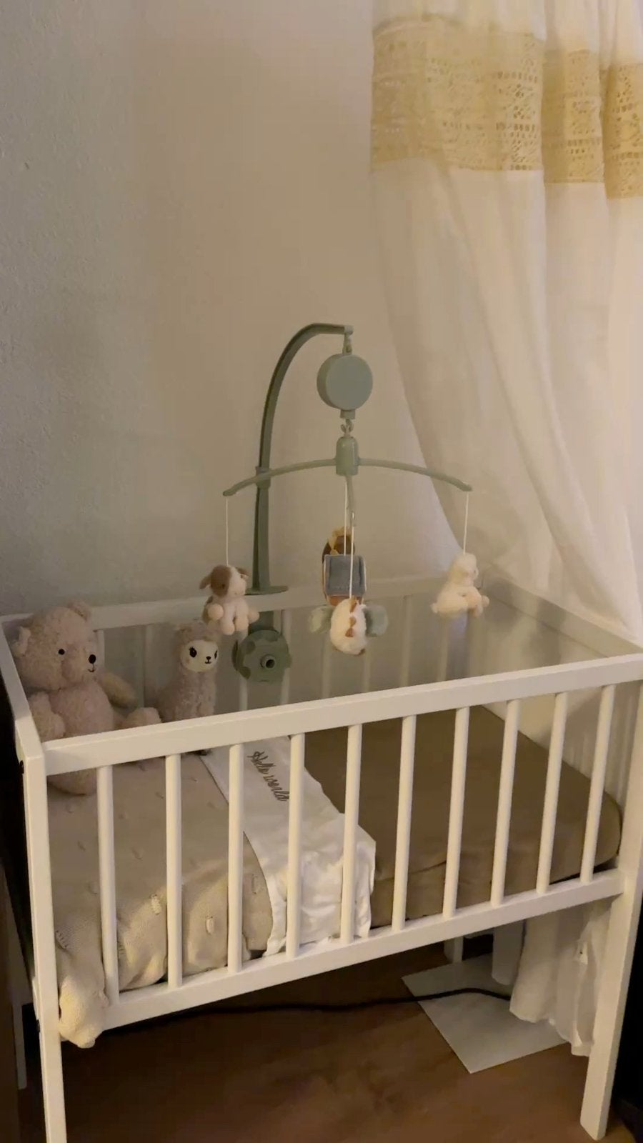 Wieg + matras+ piekstok + sluier, Kinderen en Baby's, Babywiegjes en Ledikanten, Ophalen, Zo goed als nieuw, Wieg