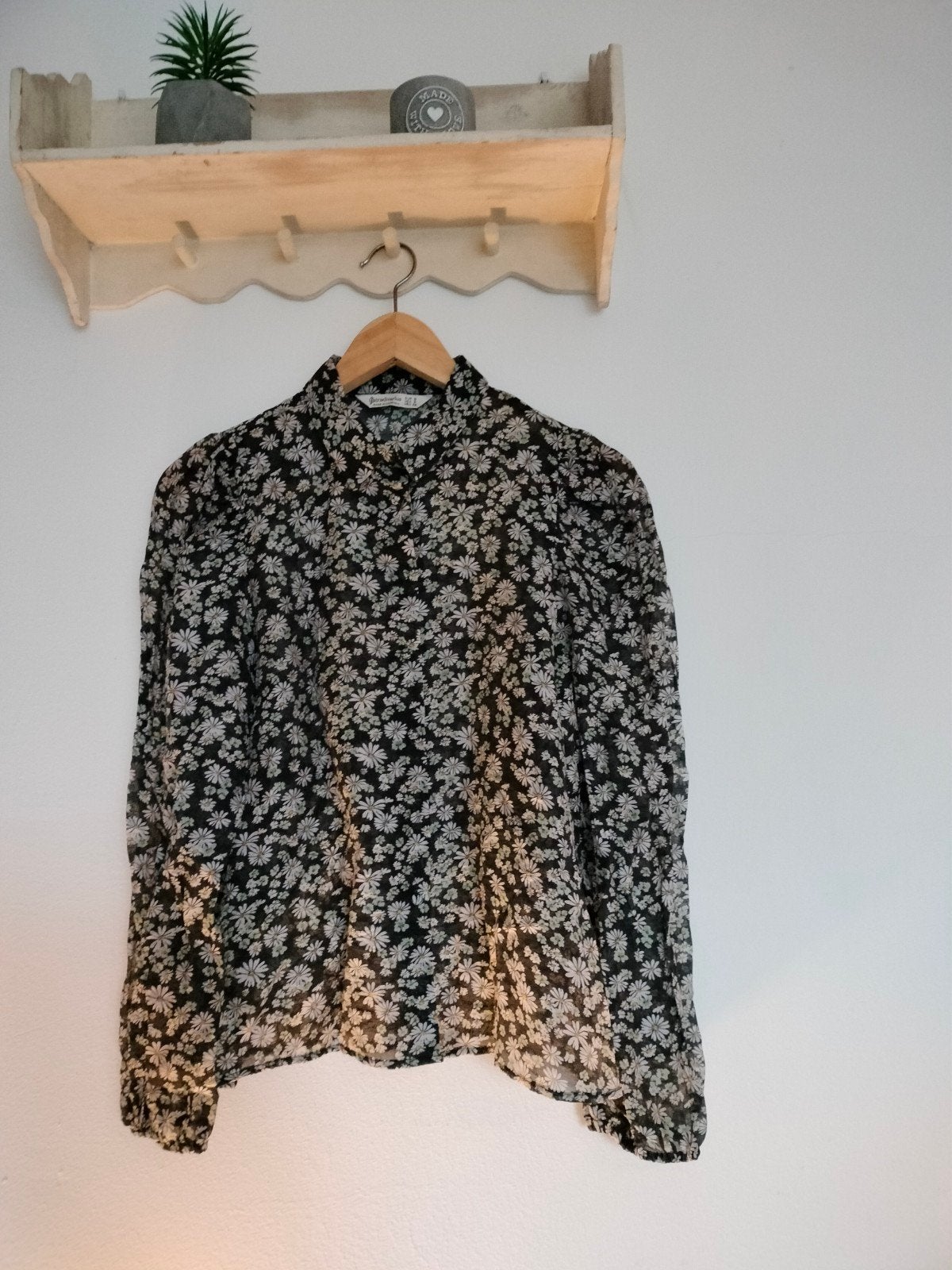 Stradivarius blouse bloemen maat S 36, Kleding | Dames, Blouses en Tunieken, Zwart, Ophalen of Verzenden, Zo goed als nieuw, Maat 36 (S)