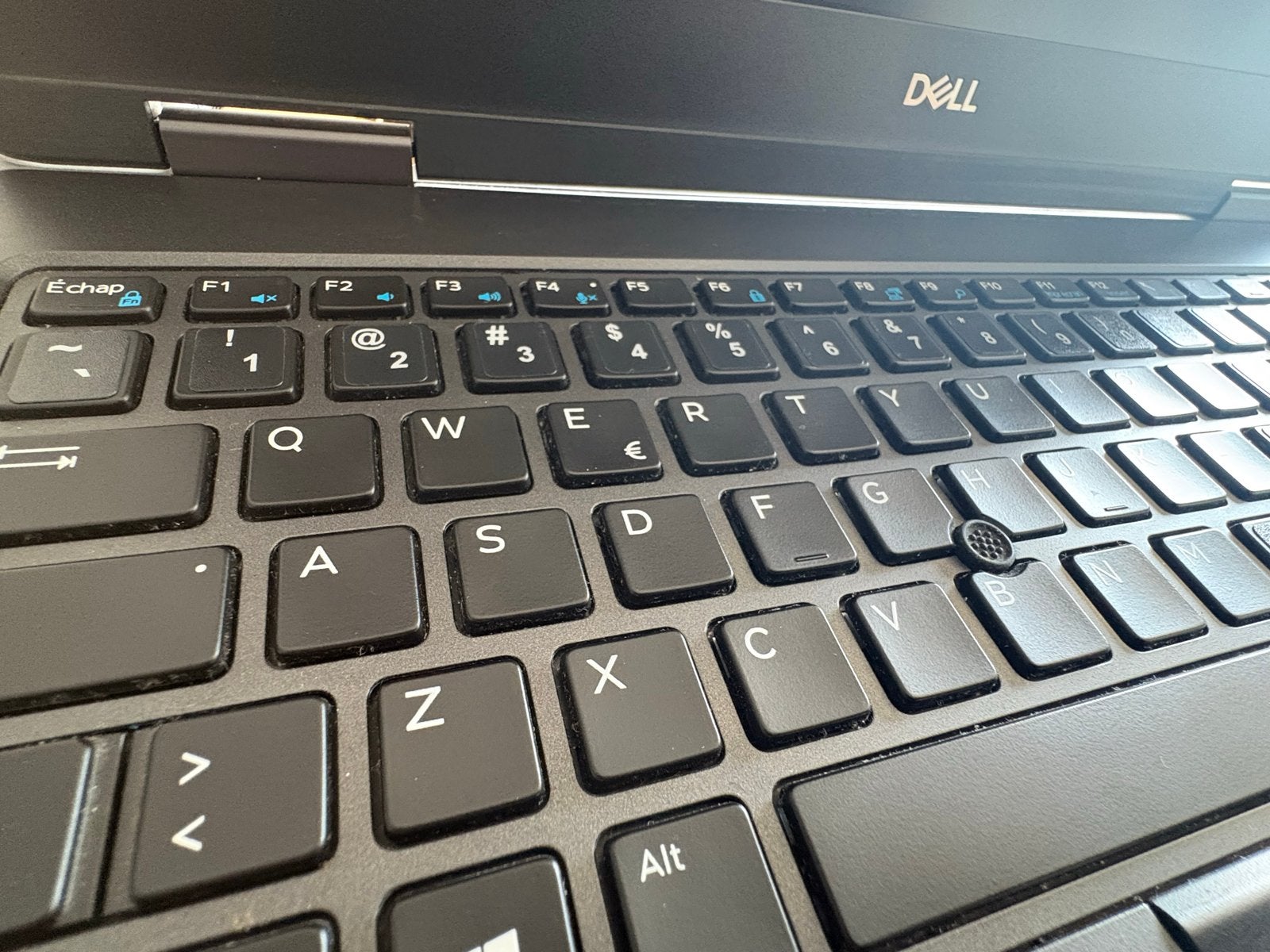 Dell Precision 7540 i5 9e gen 16GB 512SSD Quadro T2000 QWERT, Computers en Software, Windows Laptops, Computerit, Met videokaart