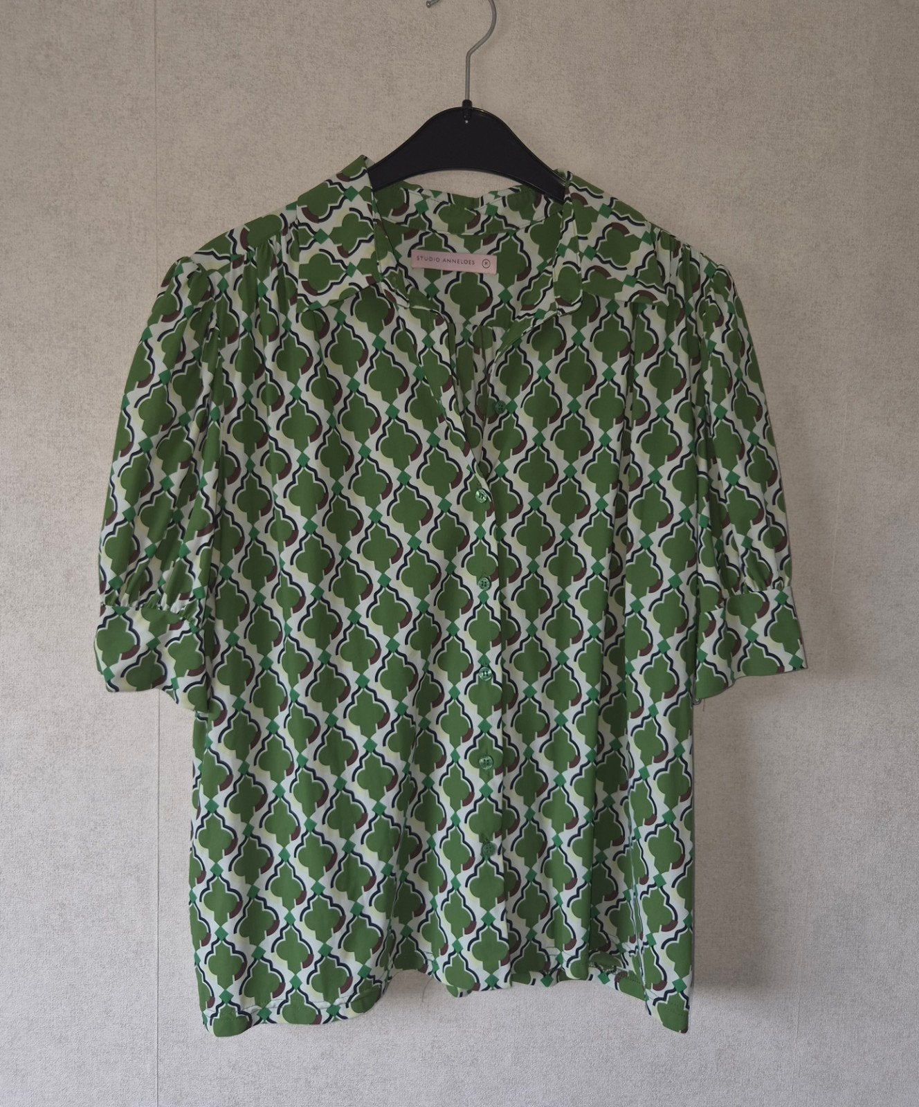 Studio Anneloes blouse maat M – groen dessin met pofmouwen, Kleding | Dames, Maat 38/40 (M), Studio Anneloes, Ophalen of Verzenden