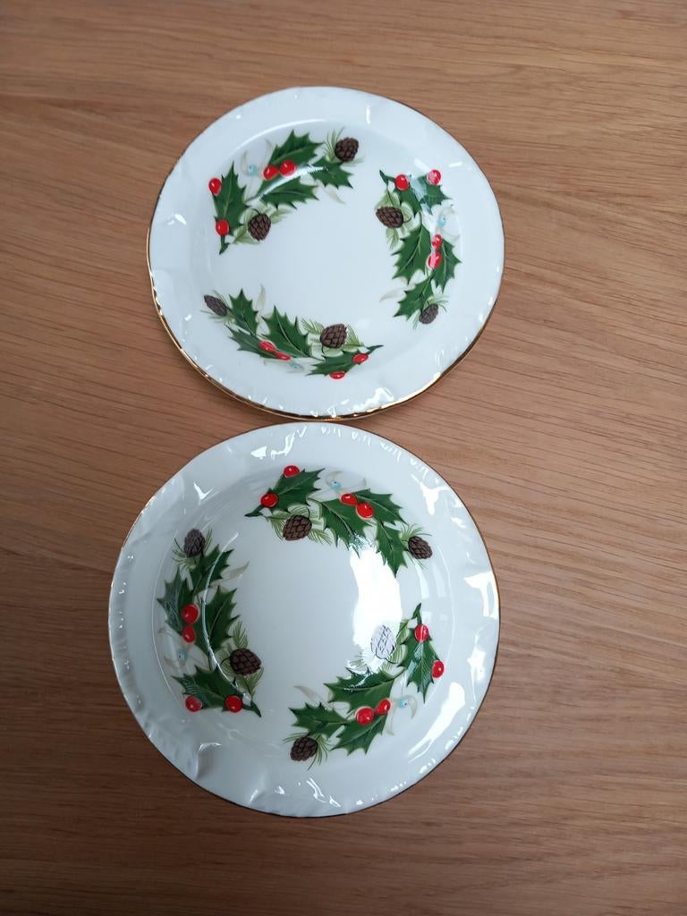 2 Royal Grafton Noel schaaltjes - Kerstdecoratie, Ophalen of Verzenden, Zo goed als nieuw, Overige stijlen, Kop(pen) en/of Schotel(s)