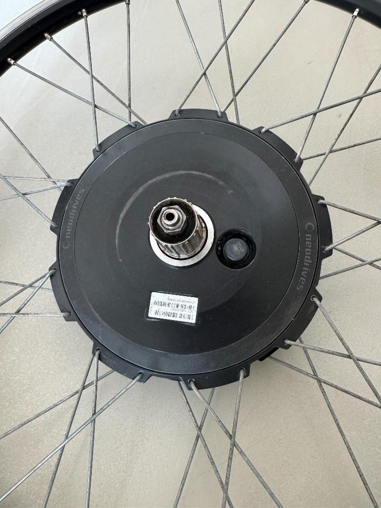 Neo drive motor voor achterwiel fiets, Fietsen en Brommers, Fietsaccessoires | Overige Fietsaccessoires, Zo goed als nieuw, Ophalen