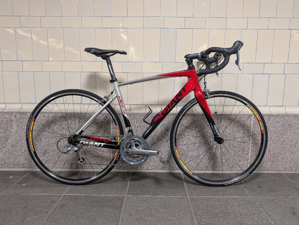 Giant Defy Shimano 105, 30 SPD, Mt M/54, Unisex, 172-177cm, Fietsen en Brommers, Fietsen | Racefietsen, 28 inch, Gebruikt, Aluminium