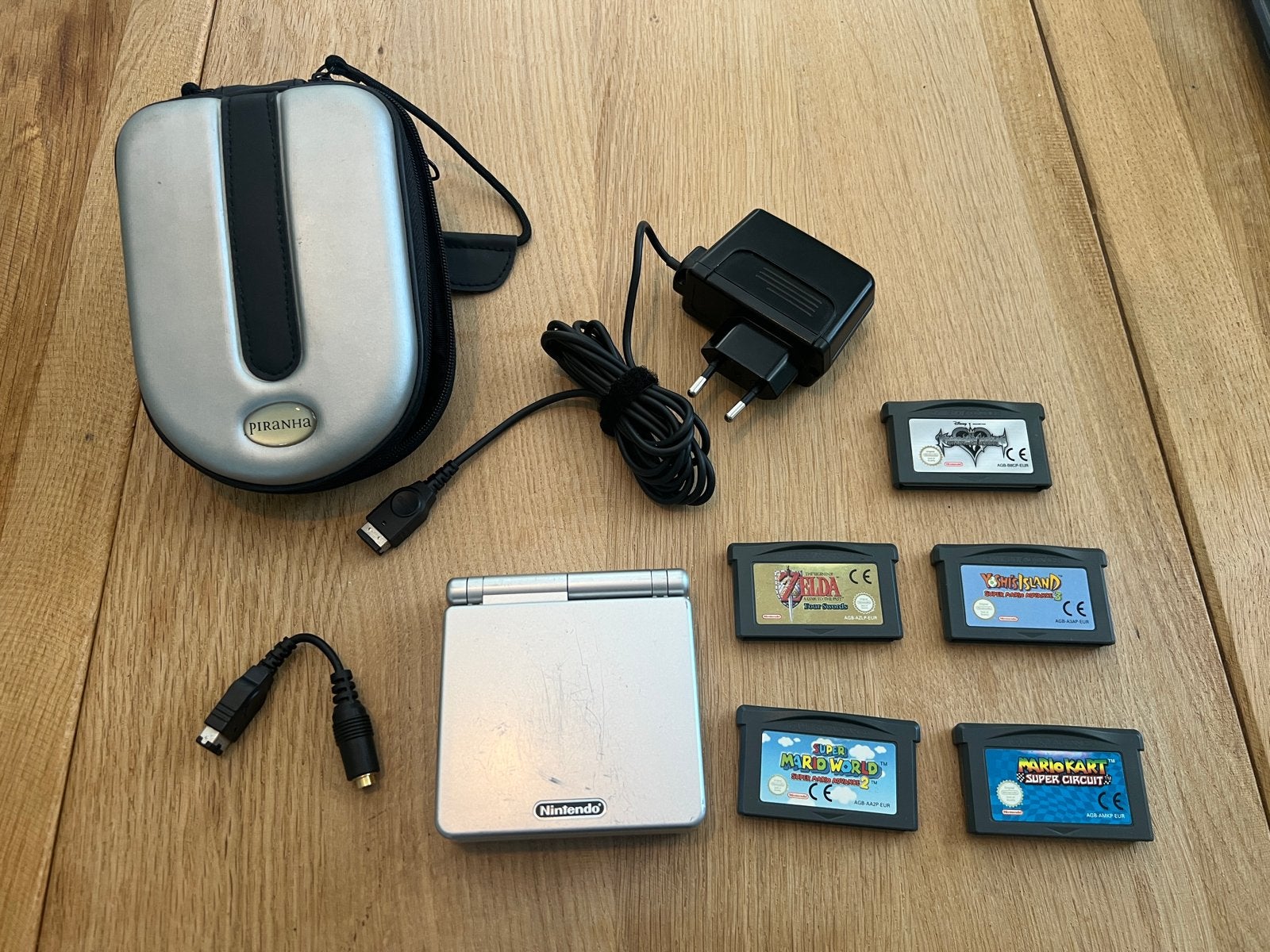 Nintendo Game Boy Advance SP + 5 games en accesoires, Ophalen of Verzenden, Gebruikt, Game Boy Advance SP, Met games