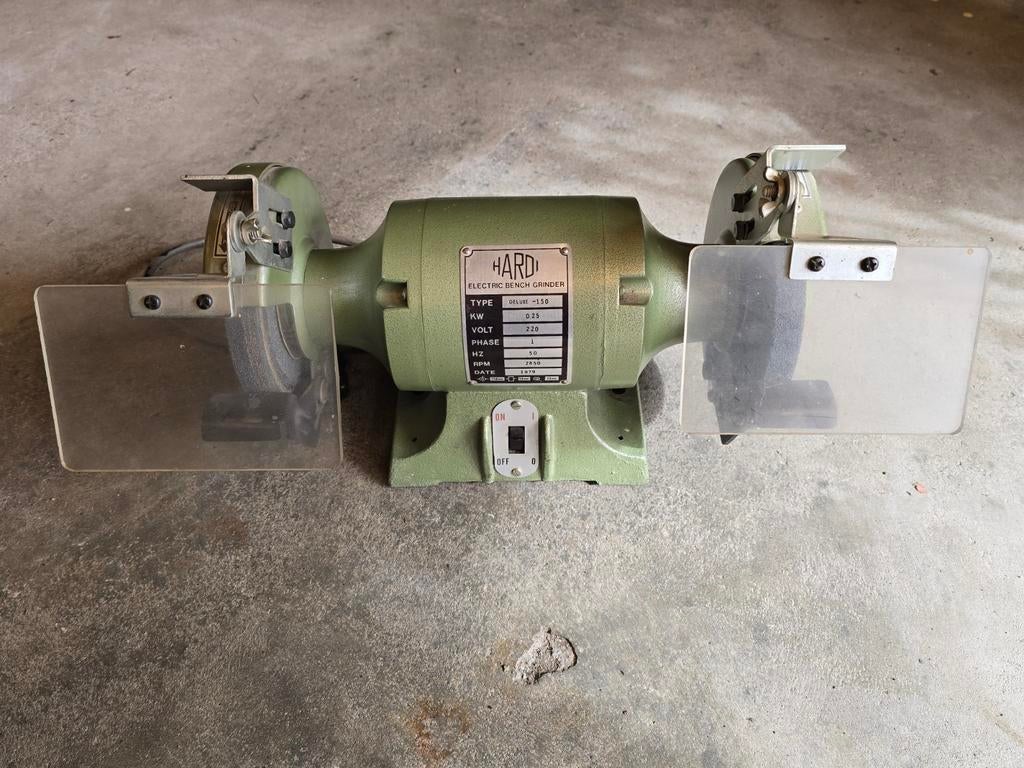 Elektrische bankslijpmachine Hardi, Ophalen of Verzenden, Gebruikt, Minder dan 700 watt, Werkbankslijpmachine