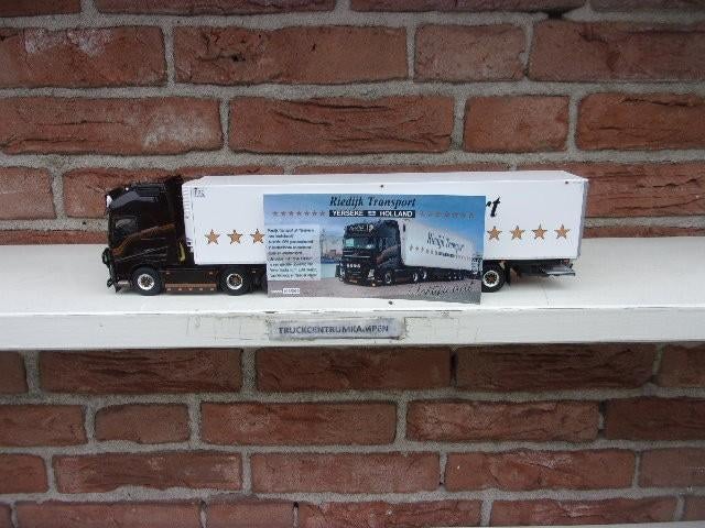 WSI  Volvo  FH4  Globetrotter  XL  van  Riedijk - Yerseke., Ophalen of Verzenden, Nieuw, Bus of Vrachtwagen, Wsi