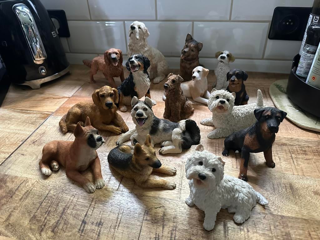 Set van 15 beeldjes honden, Verzamelen, Beelden en Beeldjes, Zo goed als nieuw, Dier, Ophalen of Verzenden