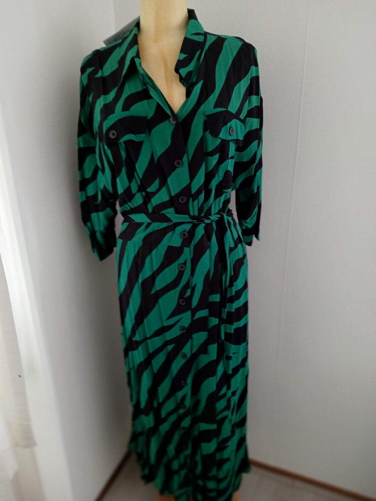 nieuwe maxi jurk groen zwart visvose mt 46 48, Overige kleuren, Maat 46/48 (XL) of groter, Nieuw, Ophalen of Verzenden