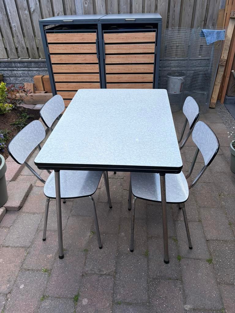 Formica eettafel met 4 stoelen, Huis en Inrichting, Ophalen, Gebruikt, 100 tot 150 cm, 50 tot 100 cm