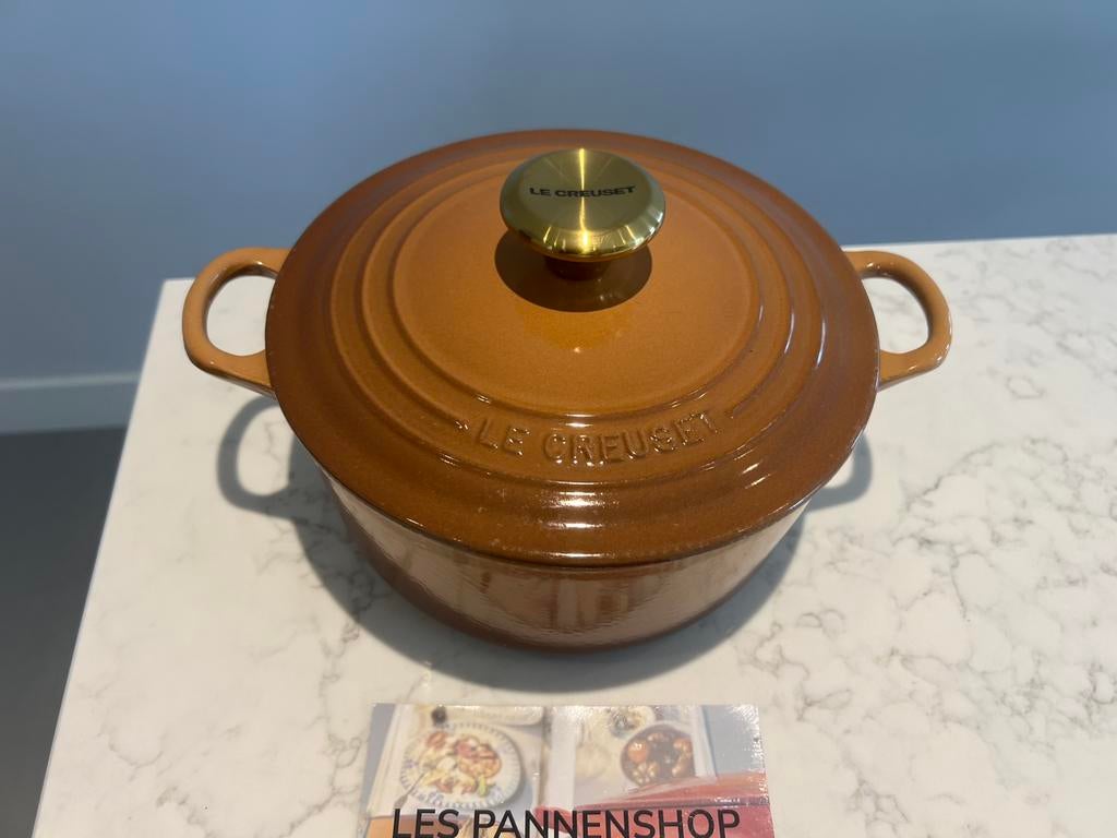 Le Creuset braadpan 22 cm Noisette gietijzer, Le creuset, Gietijzer, Ophalen of Verzenden, Zo goed als nieuw