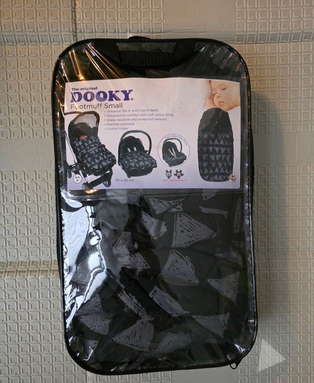 Dooky Voetenzak Small - Zwart met driehoeken, Ophalen, Zo goed als nieuw, Overige merken