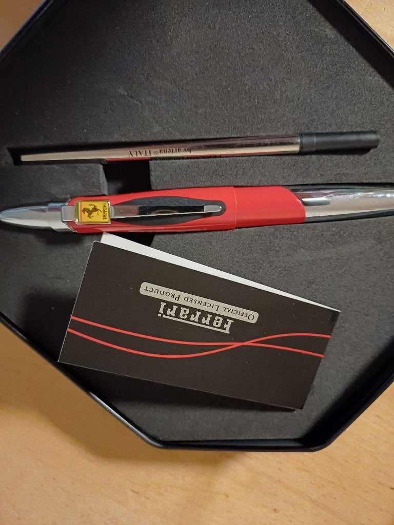 Ferrari rollerbal pen en notitieboek auto sport, Ophalen of Verzenden, Zo goed als nieuw