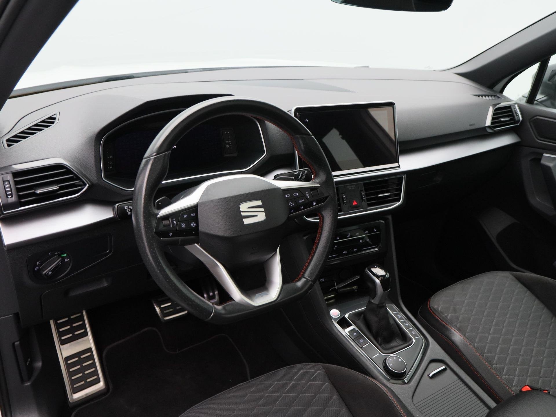 SEAT Tarraco 1.5 TSi 150 Pk Automaat FR Business Intense 7-P, Auto's, Dealer onderhouden, 4 cilinders, 150 pk, Wit