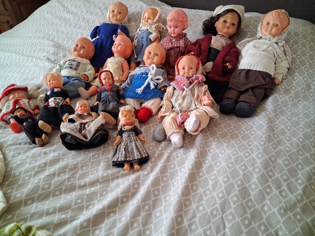 verzamelen poppen 15 stuks en poppenkleertjes, Ophalen of Verzenden, Gebruikt, Pop