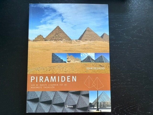 John Desalvo - Piramiden, Boeken, Ophalen of Verzenden, Zo goed als nieuw