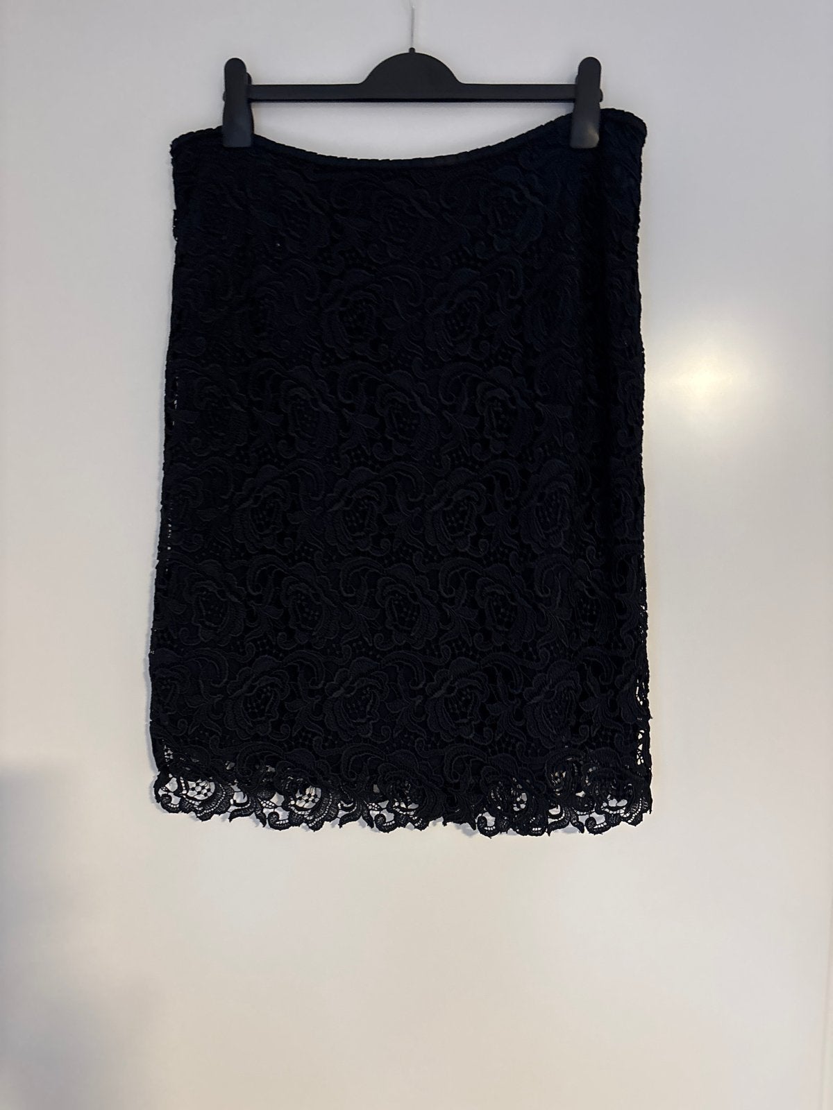 Elegante zwarte kanten rok - Maat 44, Zwart, Maat 42/44 (L), Ophalen of Verzenden, Zo goed als nieuw