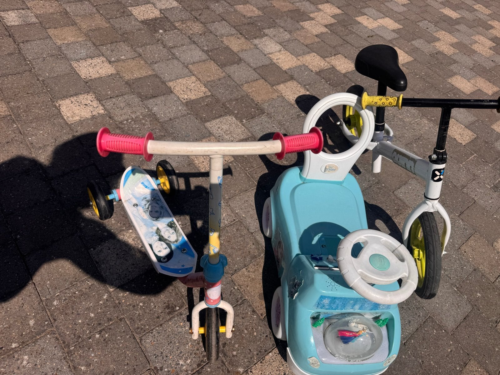 Loopfiets, loopauto en step - alles bruikbaar, Kinderen en Baby's, Speelgoed | Buiten | Voertuigen en Loopfietsen, Ophalen, Gebruikt