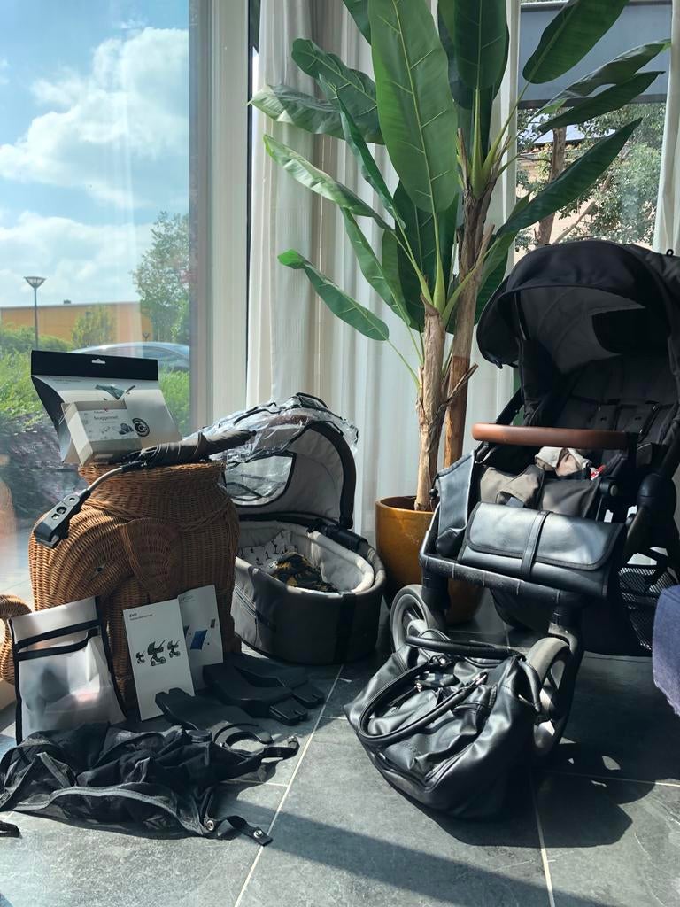 Uitgebreide Mutsy Evo 3-in-1 Kinderwagen buggy Legergroen, Kinderen en Baby's, Kinderwagens en Combinaties, Ophalen, Gebruikt