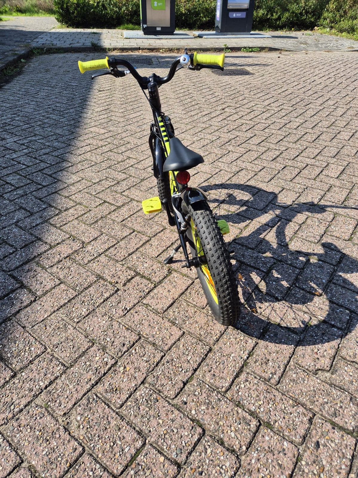 Foto 4 van Trek precaliber kinderfiets 16 inch - Zwart/Neon Geel