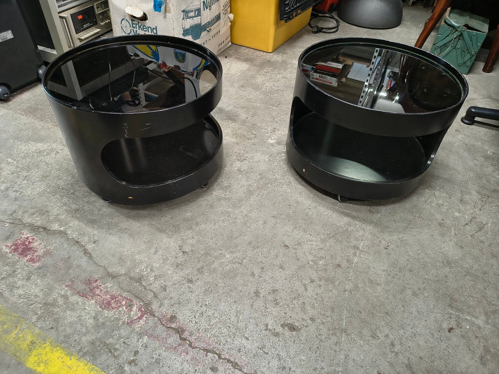 2 x space age Nebu bijzettafeltjes, Huis en Inrichting, Ophalen, Minder dan 55 cm, Gebruikt, .