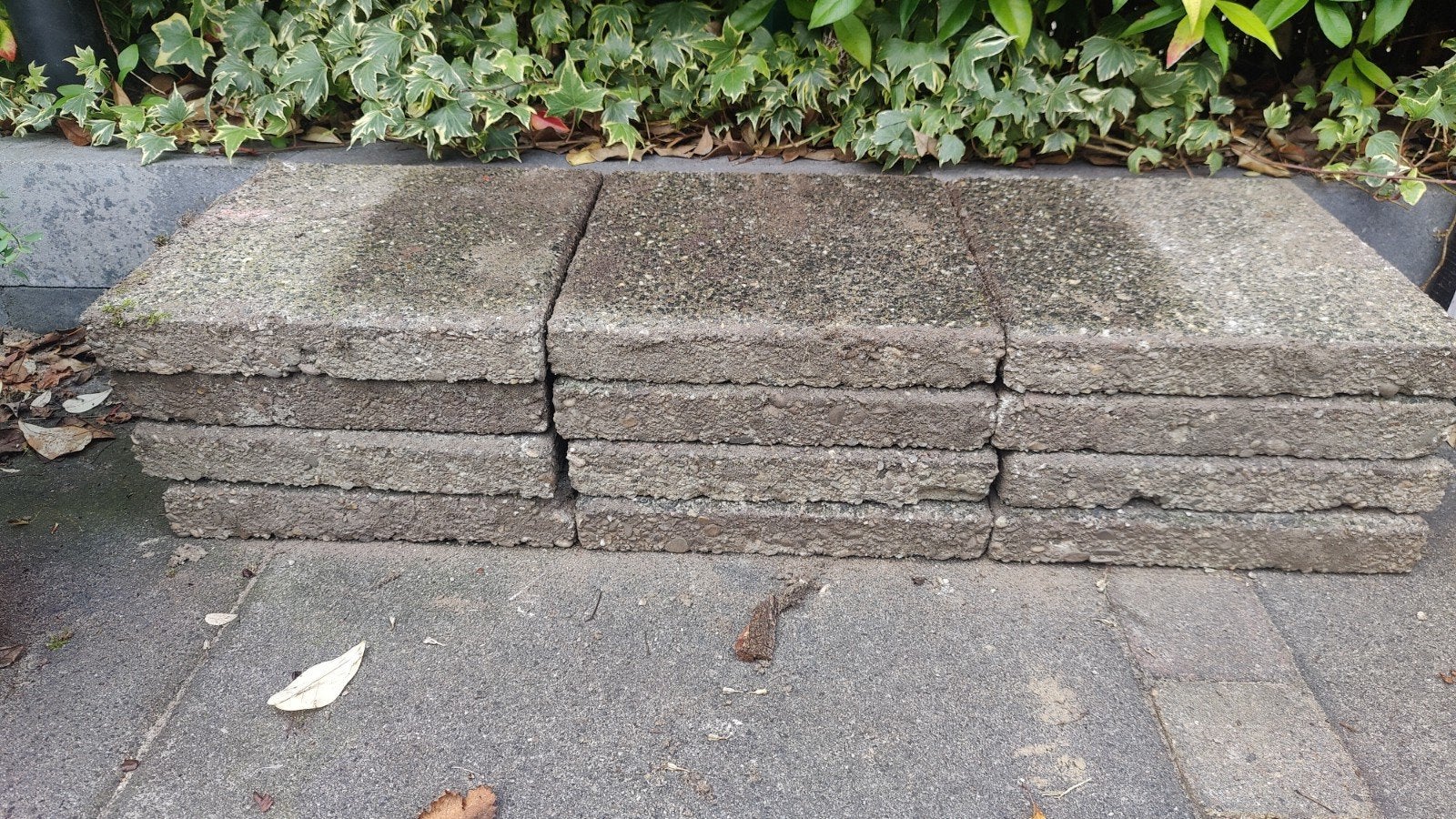 Tegels 30x30 cm, gratis af te halen, Tuin en Terras, Ophalen, Gebruikt, 25 tot 50 cm, Beton