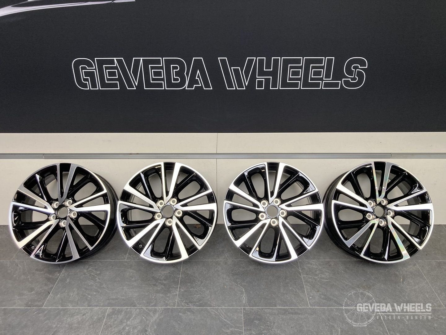 19” originele Toyota C-HR II (vanaf 2024) velgen 5x114.3 CLX, 19 inch, Gebruikt, Velg(en), -