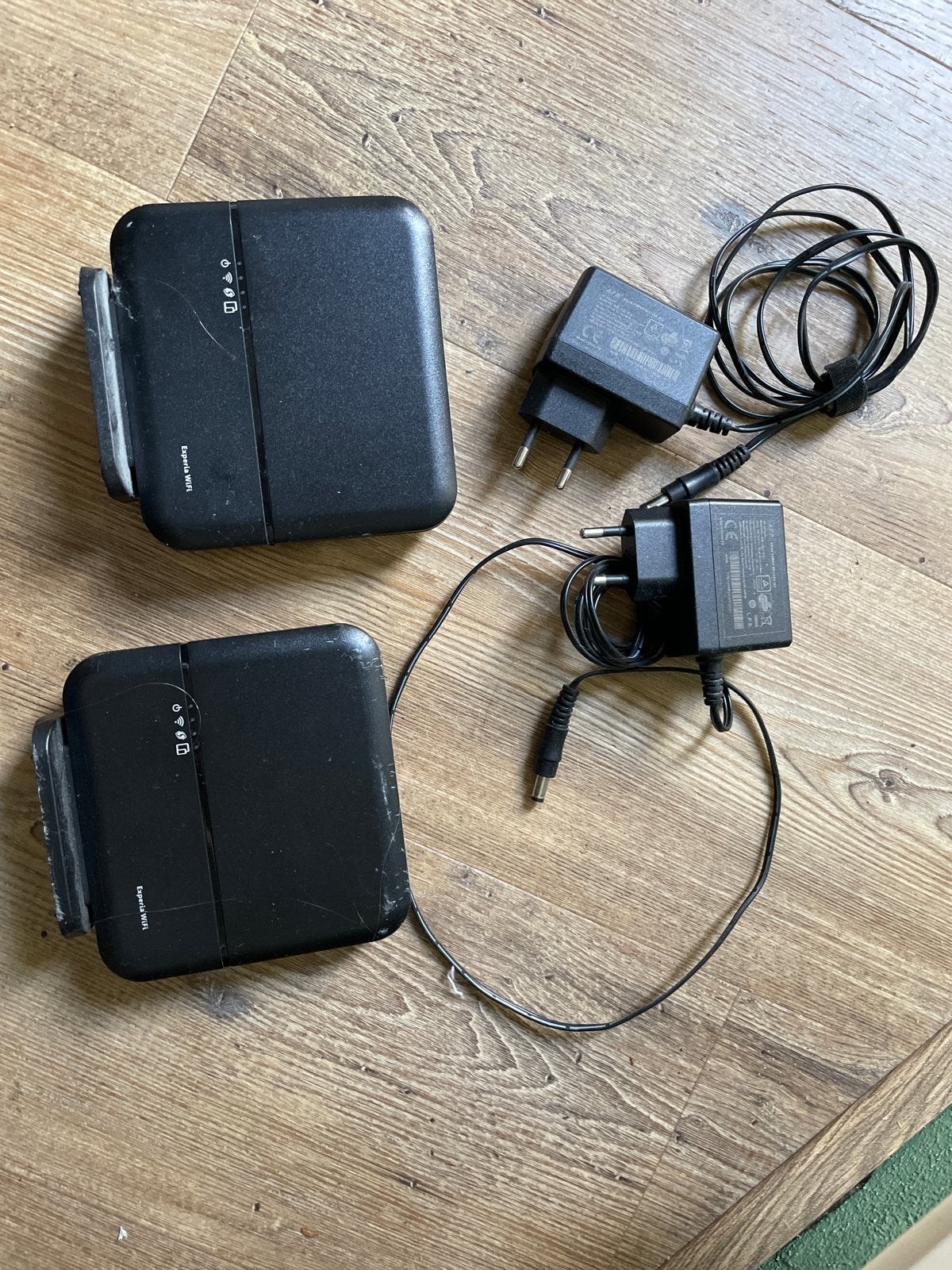 KPN Experia WiFi versterkers (2 stuks) met adapters, Computers en Software, Routers en Modems, Ophalen of Verzenden, Gebruikt