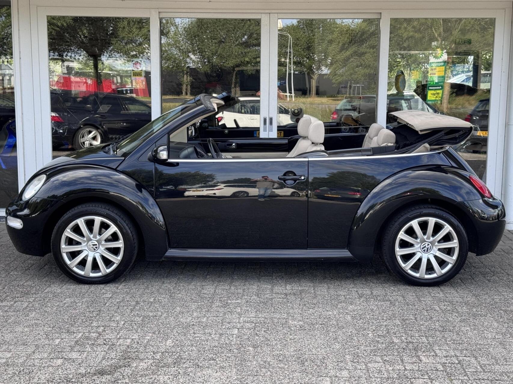 Volkswagen New Beetle Cabriolet 1.6 Trendline, Auto's, Gebruikt, Beetle (Kever), 4 cilinders, Cabriolet