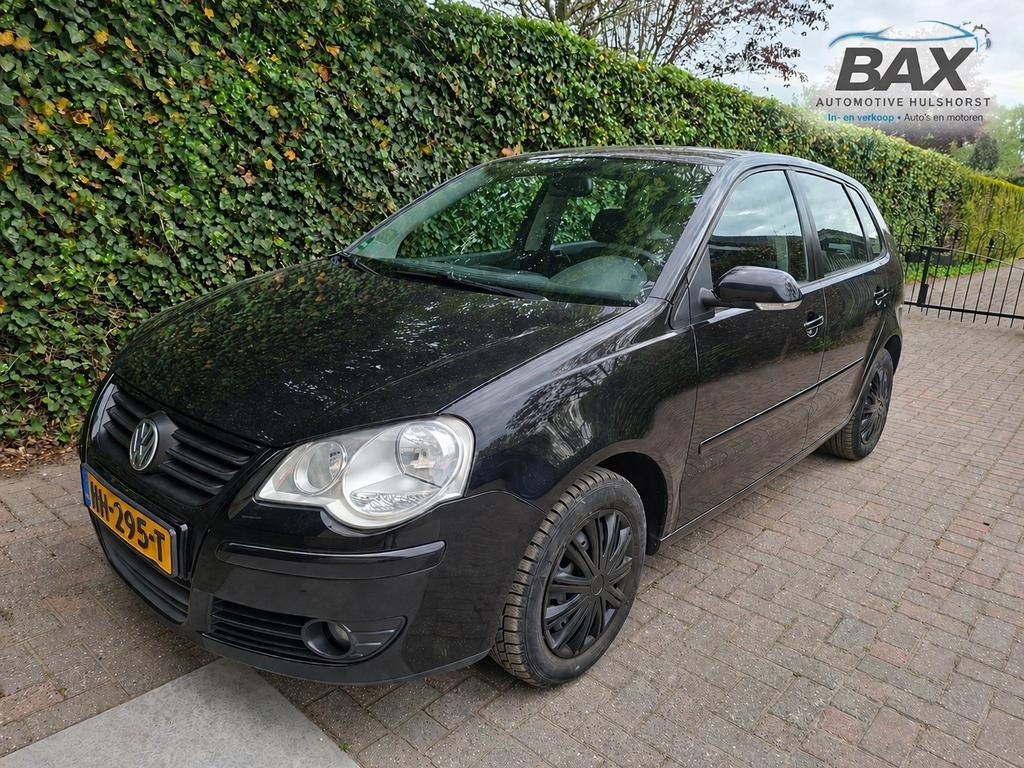 Volkswagen Polo 5 deurs Zwart, Auto's, Voorwielaandrijving, 64 pk, 540 kg, 1198 cc