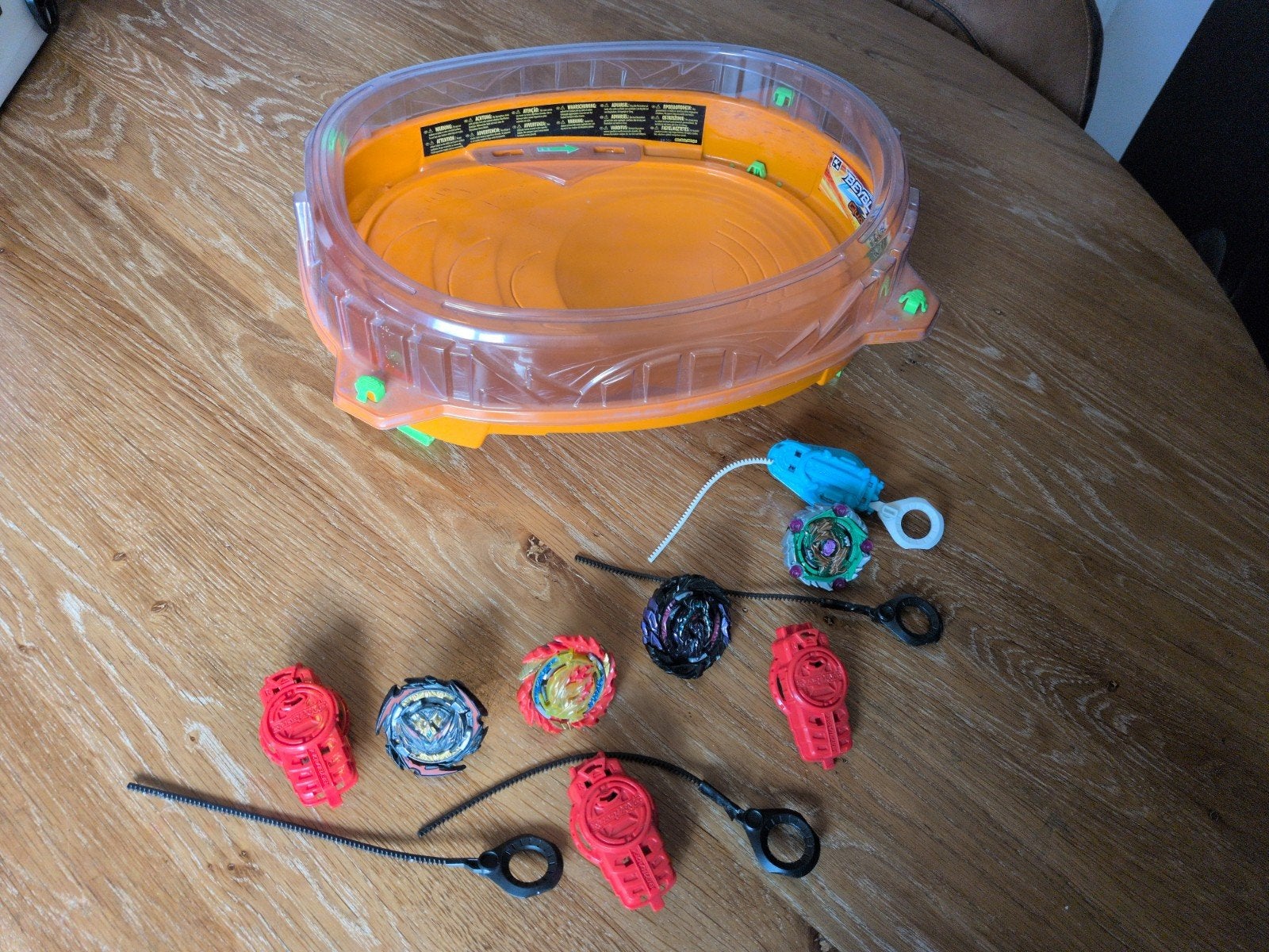 Beyblade arena met barst, nog goed speelbaar, Ophalen, Gebruikt