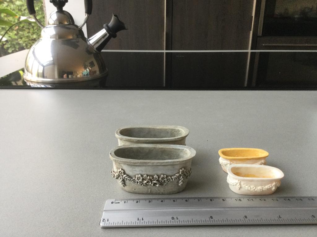 Poppenhuis bloembakken, Ophalen of Verzenden, Zo goed als nieuw, Poppenhuis